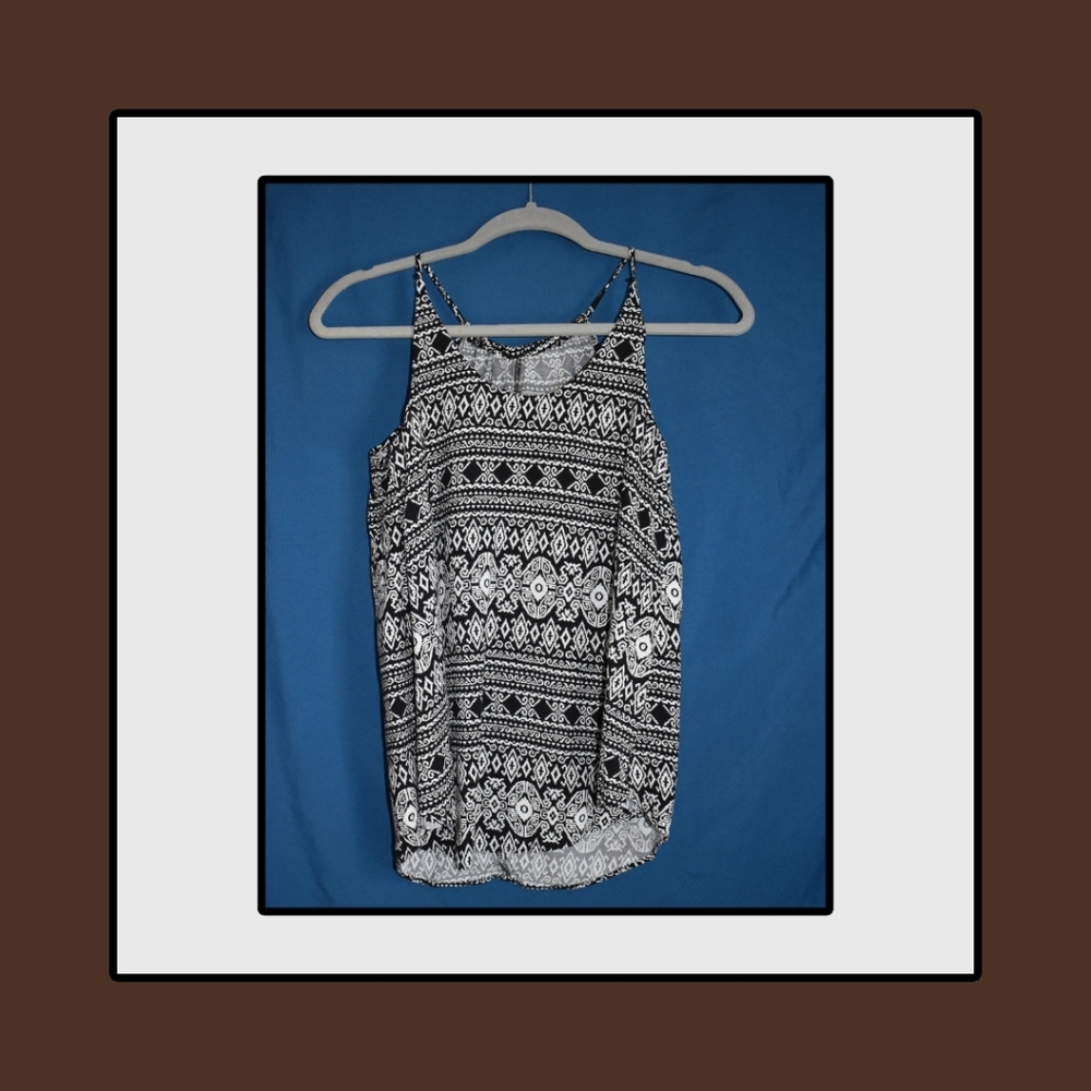 Iz Byer Black and White Geometric Camisole